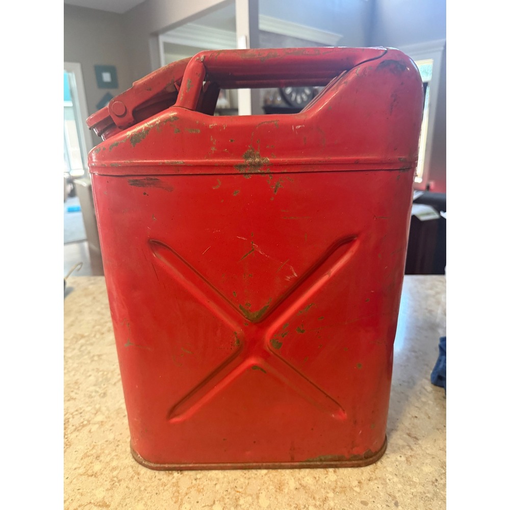 Vintage Cavalier US W Military Jerry Can Red Metal Fuel Gas‎ Canister Prop 1940s